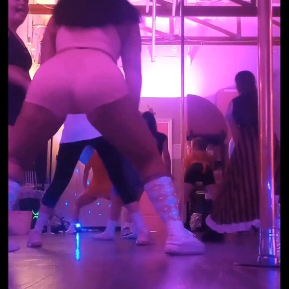 Mono B Set Hot Pink Athletic Top/Bra & Matching Shorts size Medium set - Picture 10 of 11